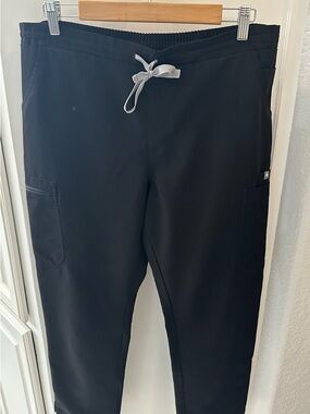 Figs Women's Black Drawstring Cargo Joggers